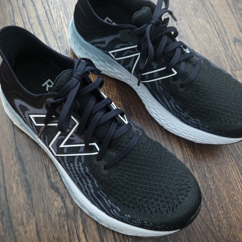 New Balance Women's Black and White Athletic Shoes